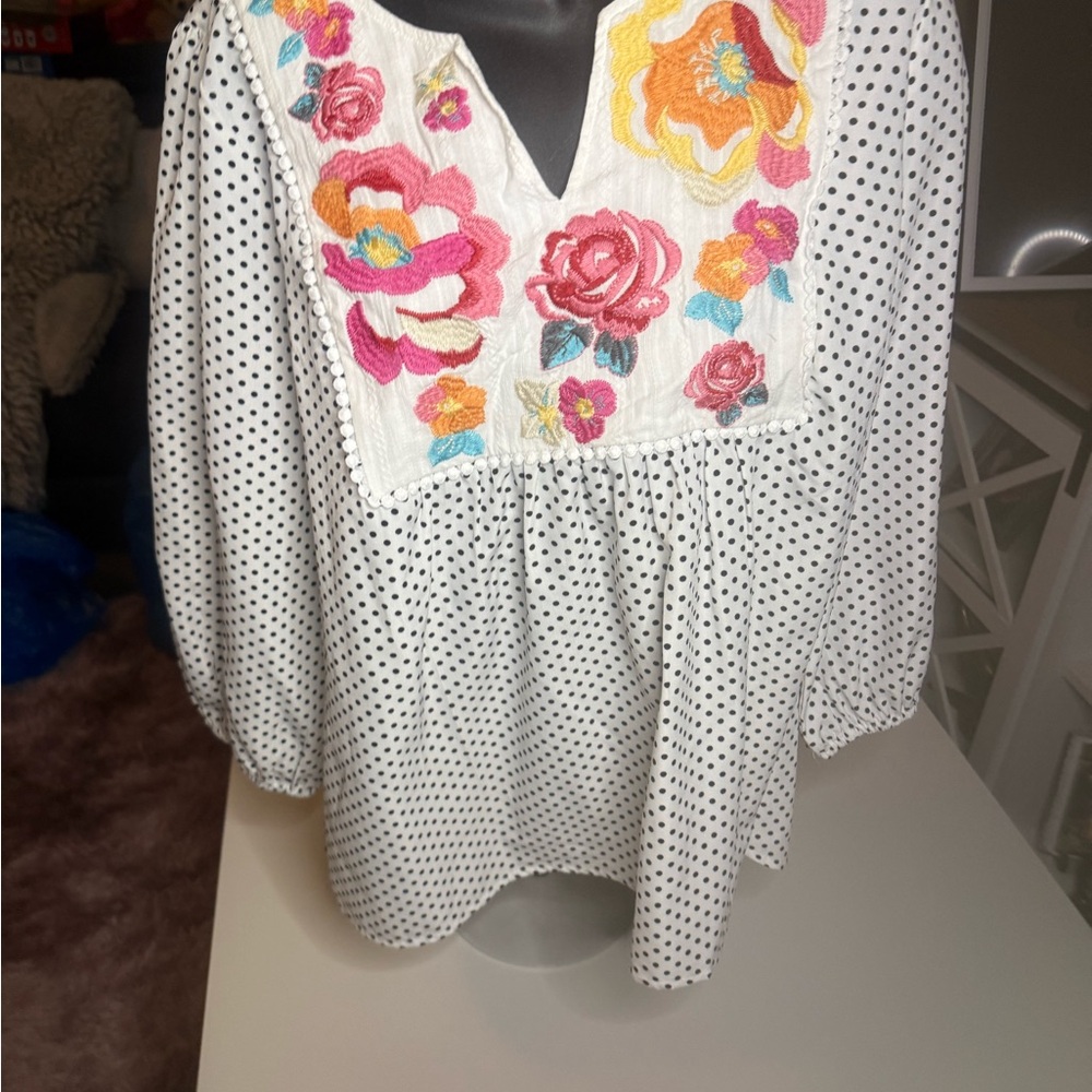Ángel Heart Boutique Floral Embroidered Polka Dot Women's Top Large